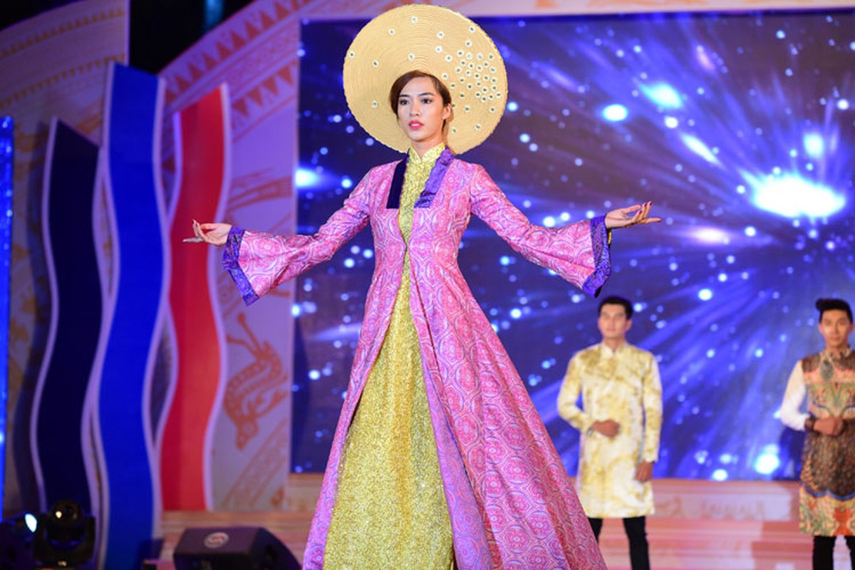 Ky Duyen Lan Khue toa sac tai be mac Le hoi ao dai-Hinh-14